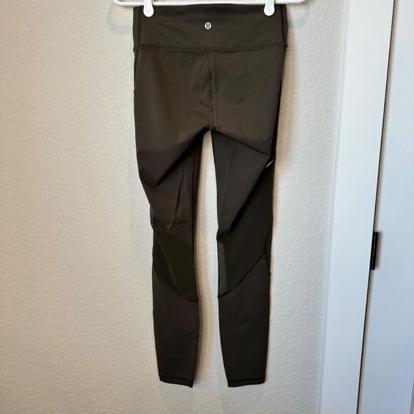 Lululemon Dark Green Mesh Detail 7/8 Length Mid Rise Leggings - Size 6 - EUC - Picture 4 of 7